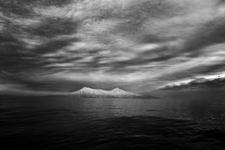 40. Остров Уруп со стороны пролива Фриза, Тихий океан, 2015