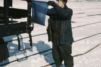 37. Джон Паулински, обходчик вагонов, Чикаго, штат Иллинойс, 1943 г. / Джек Делано