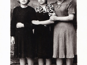 05. Та, которая смотрит вдаль, 1993 г.: 11.93-2 (из серии «О счастье», 1989-93)