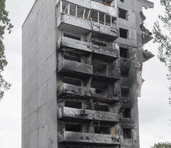 15. A multi-story building in the Kiev region, destroyed by Russian shelling. Ukraine, 2022